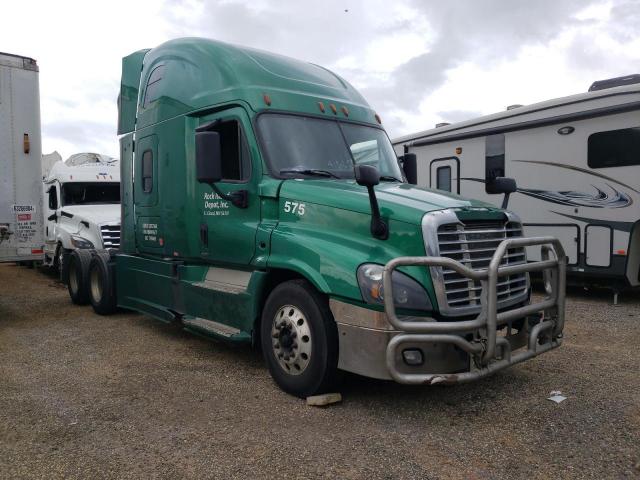  Salvage Freightliner Cascadia 1