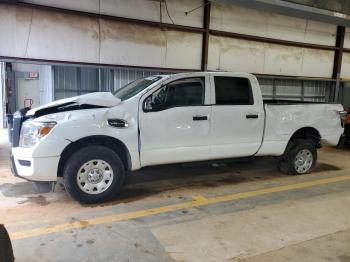  Salvage Nissan Titan