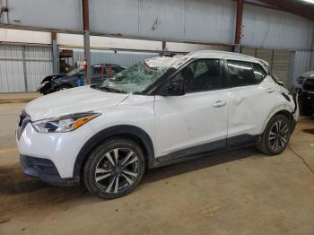  Salvage Nissan Kicks