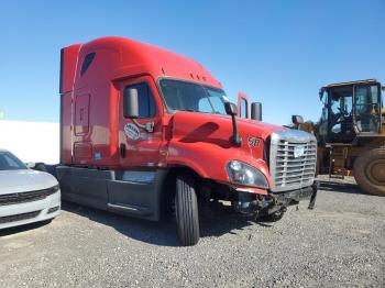  Salvage Freightliner Cascadia 1