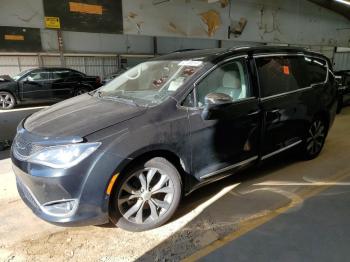  Salvage Chrysler Pacifica