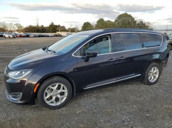  Salvage Chrysler Pacifica