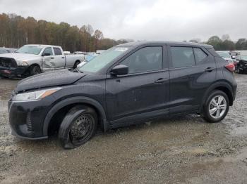  Salvage Nissan Kicks