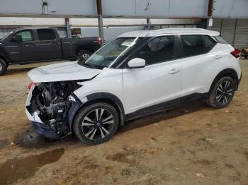  Salvage Nissan Kicks