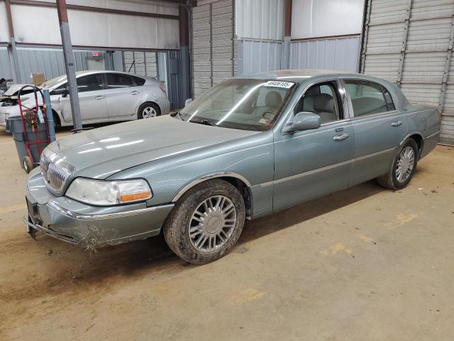  Salvage Lincoln Towncar