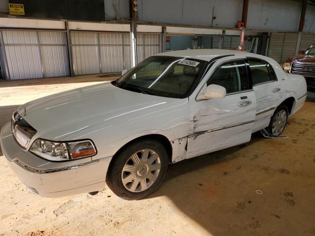  Salvage Lincoln Towncar