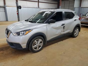  Salvage Nissan Kicks