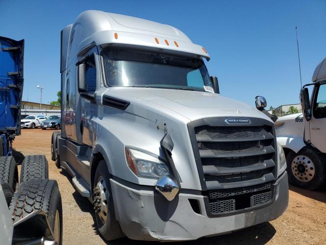  Salvage Freightliner Cascadia 1