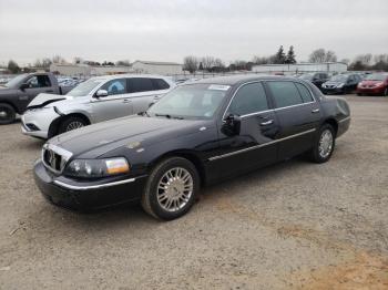  Salvage Lincoln Towncar