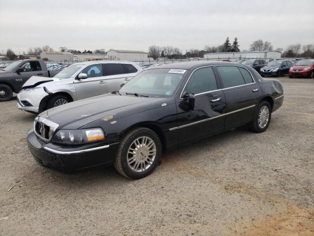  Salvage Lincoln Towncar