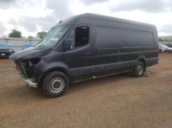  Salvage Mercedes-Benz Sprinter