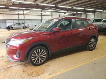  Salvage Nissan Kicks