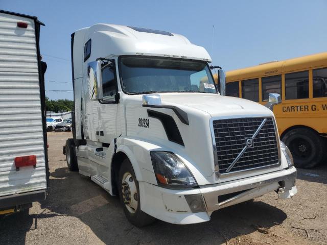  Salvage Volvo Vn