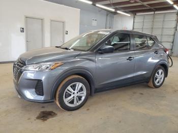  Salvage Nissan Kicks