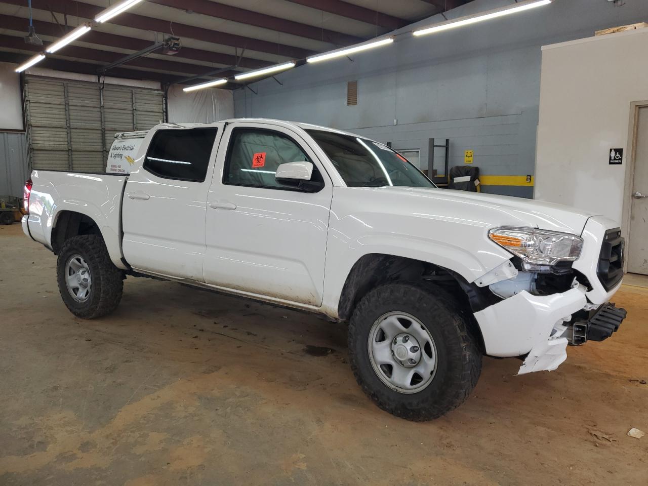 Toyota Tacoma Double Cab Image 3