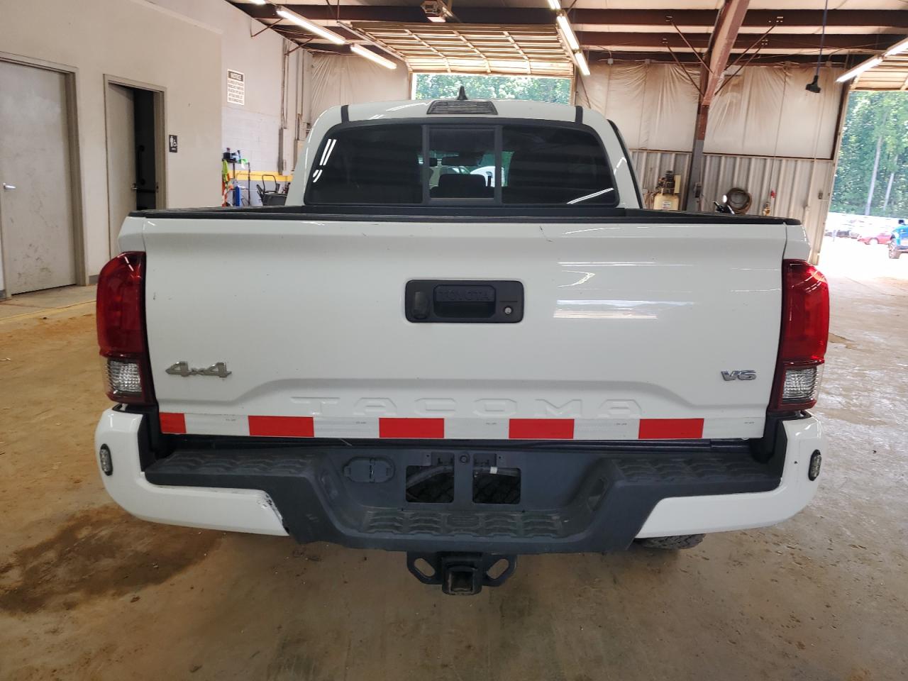 Toyota Tacoma Double Cab Image 8