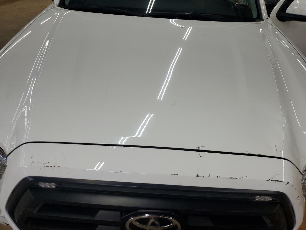 Toyota Tacoma Double Cab Image 12