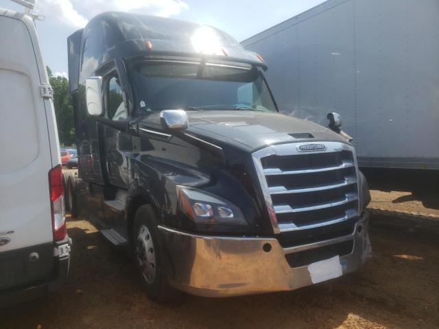  Salvage Freightliner Cascadia 1
