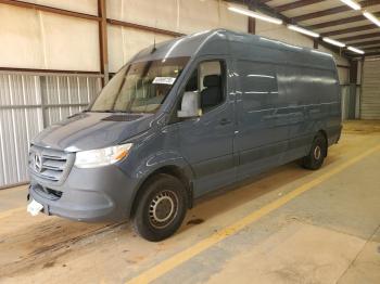  Salvage Mercedes-Benz Sprinter