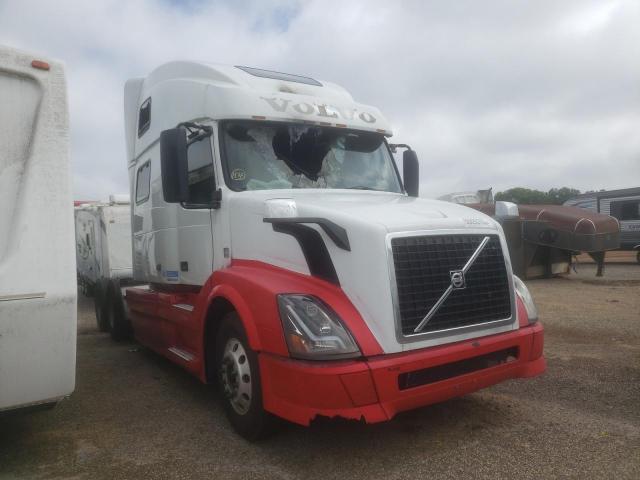  Salvage Volvo Vn