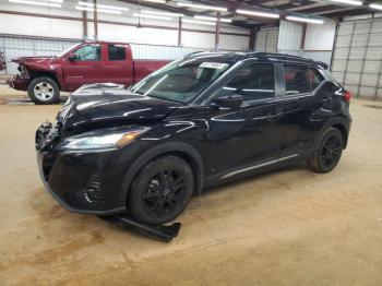  Salvage Nissan Kicks