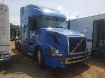  Salvage Volvo Vnl