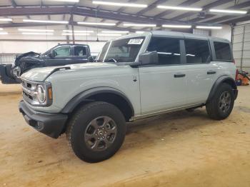  Salvage Ford Bronco