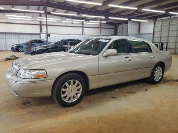  Salvage Lincoln Towncar