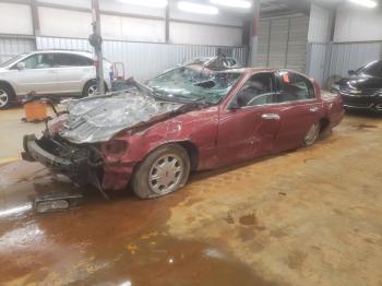  Salvage Lincoln Towncar