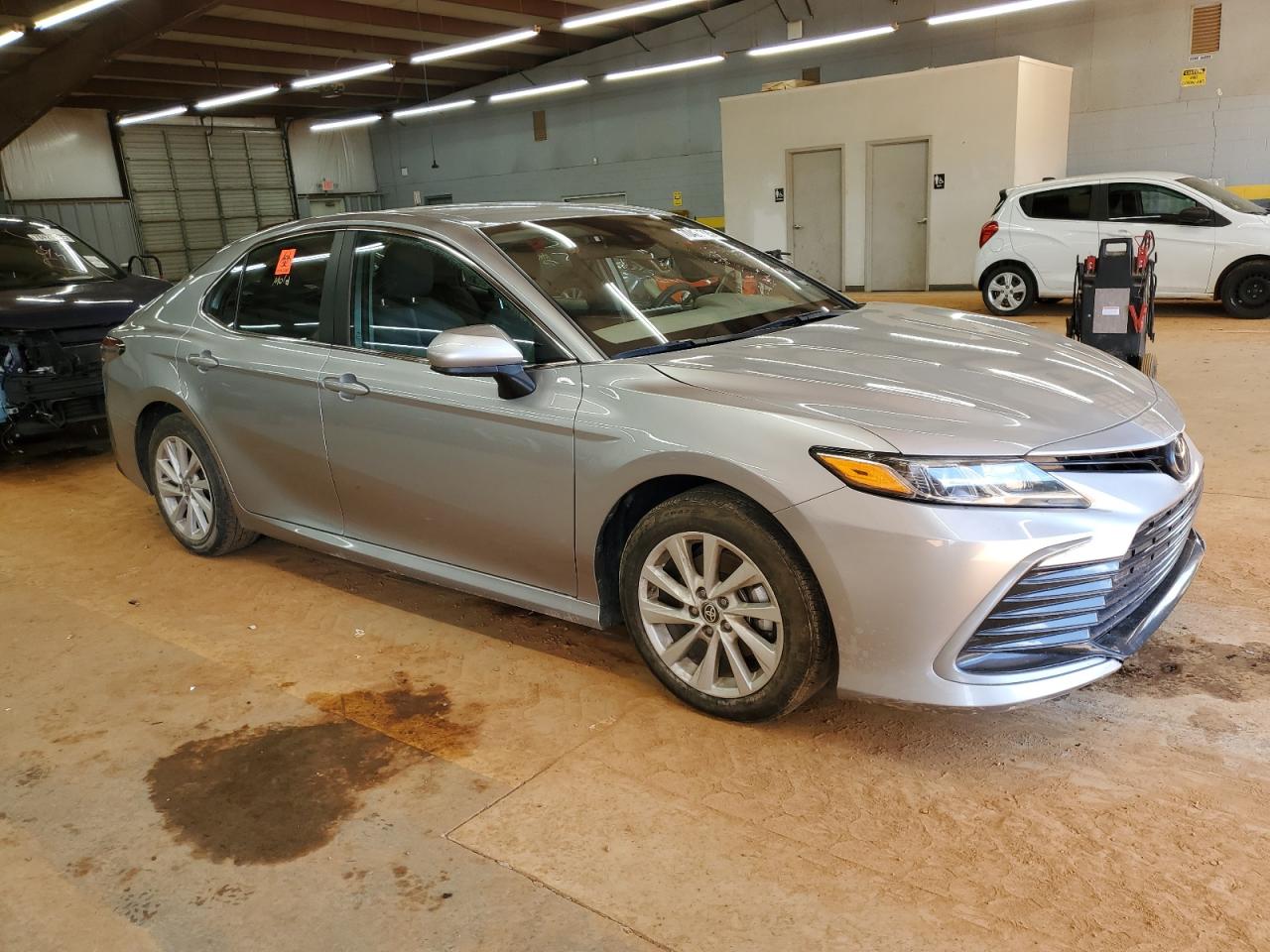 Toyota Camry Le Image 5