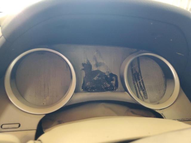 Toyota Camry Le Image 8