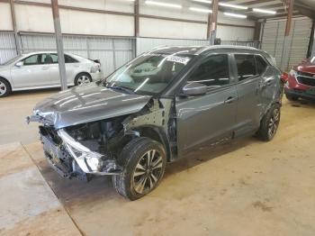  Salvage Nissan Kicks