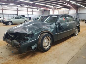  Salvage Lincoln Towncar