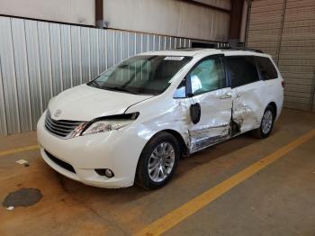  Salvage Toyota Sienna