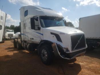  Salvage Volvo Vn