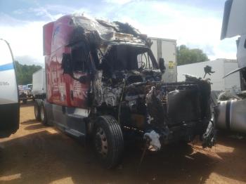  Salvage Freightliner Cascadia 1