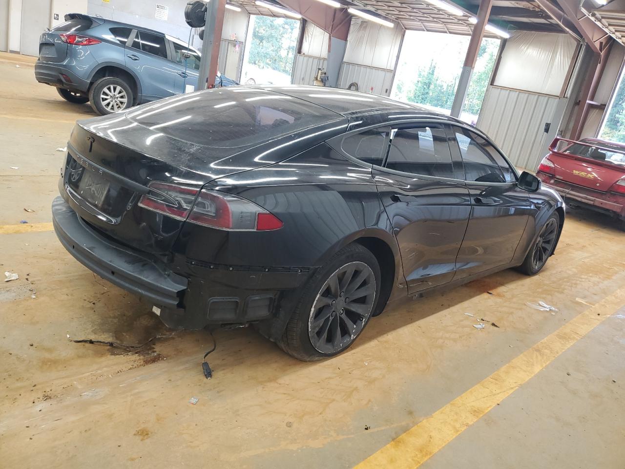 Tesla Model S Image 6