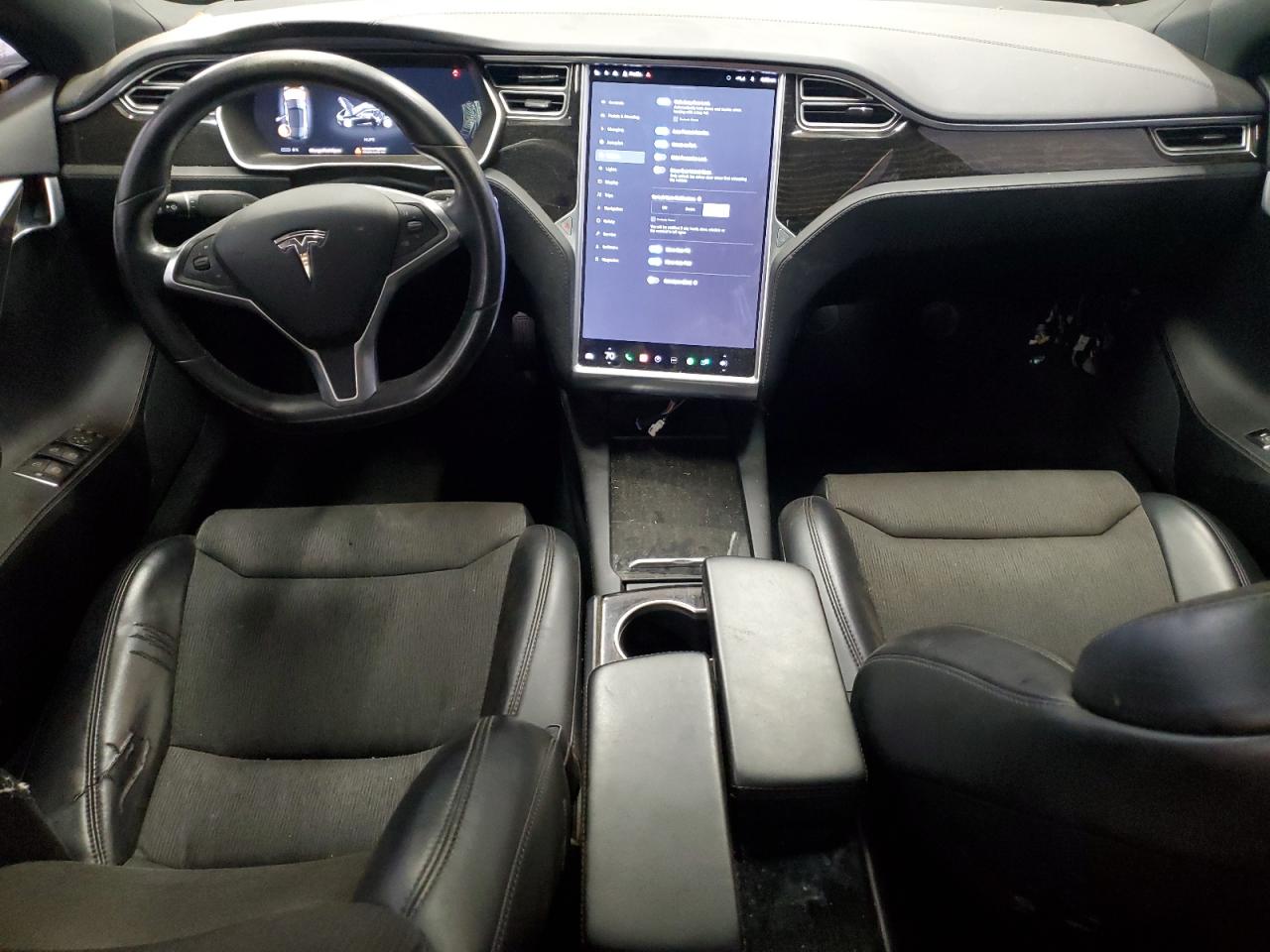 Tesla Model S Image 11
