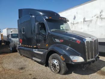  Salvage Peterbilt 579