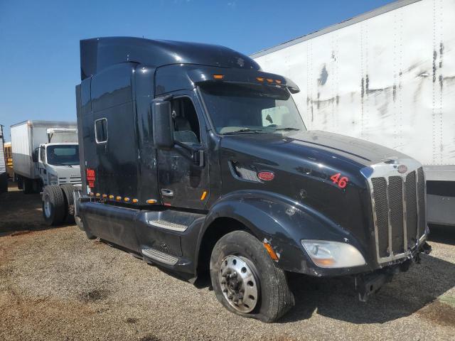  Salvage Peterbilt 579