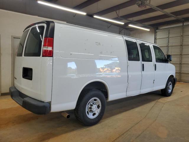 Chevrolet Express Image 2