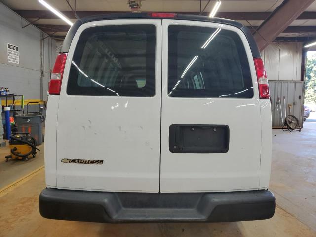 Chevrolet Express Image 3