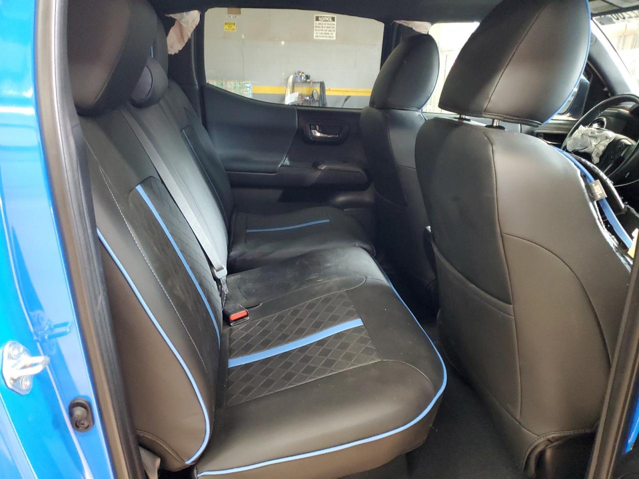 Toyota Tacoma Double Cab Image 9