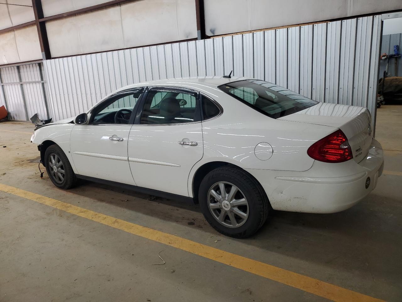 Buick LaCrosse Cx Image 3