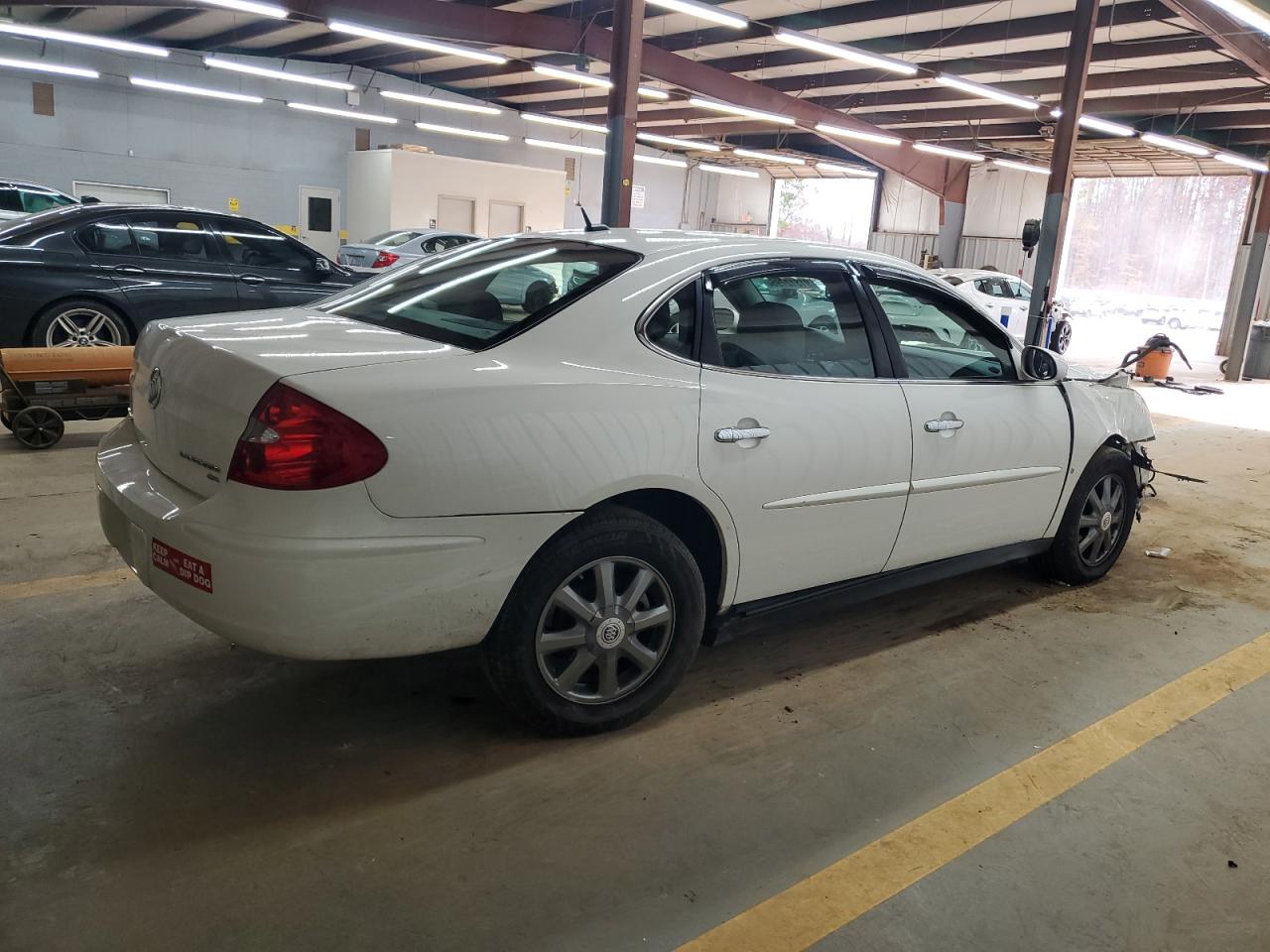 Buick LaCrosse Cx Image 11