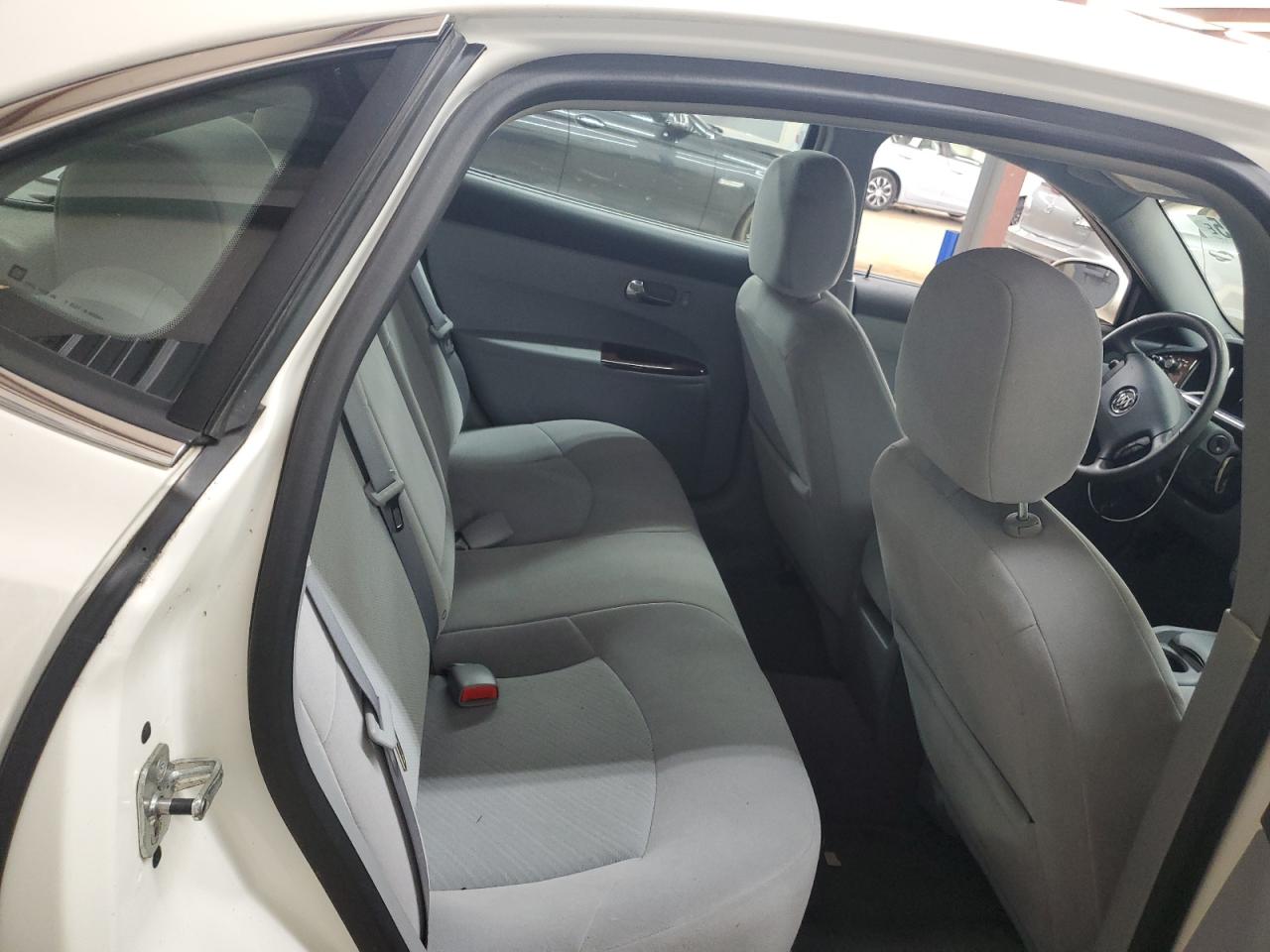 Buick LaCrosse Cx Image 7