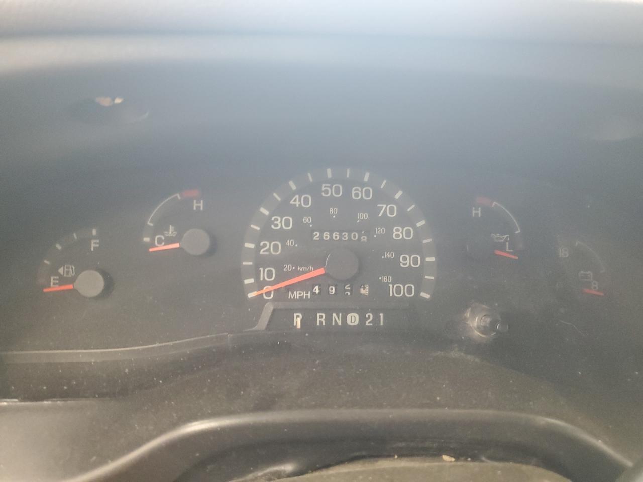 Ford Econoline E150 Van Image 11