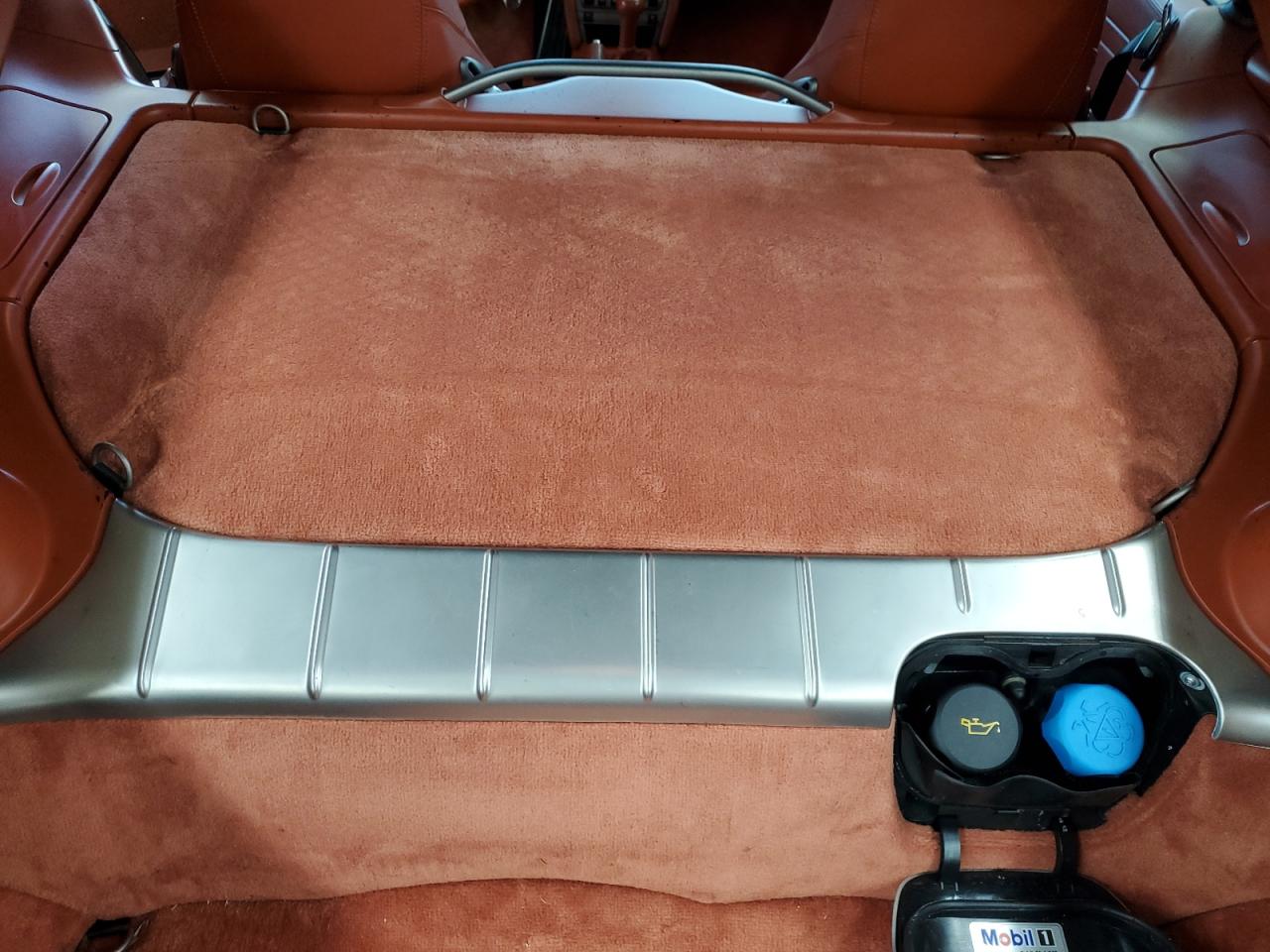 Porsche Cayman Image 5