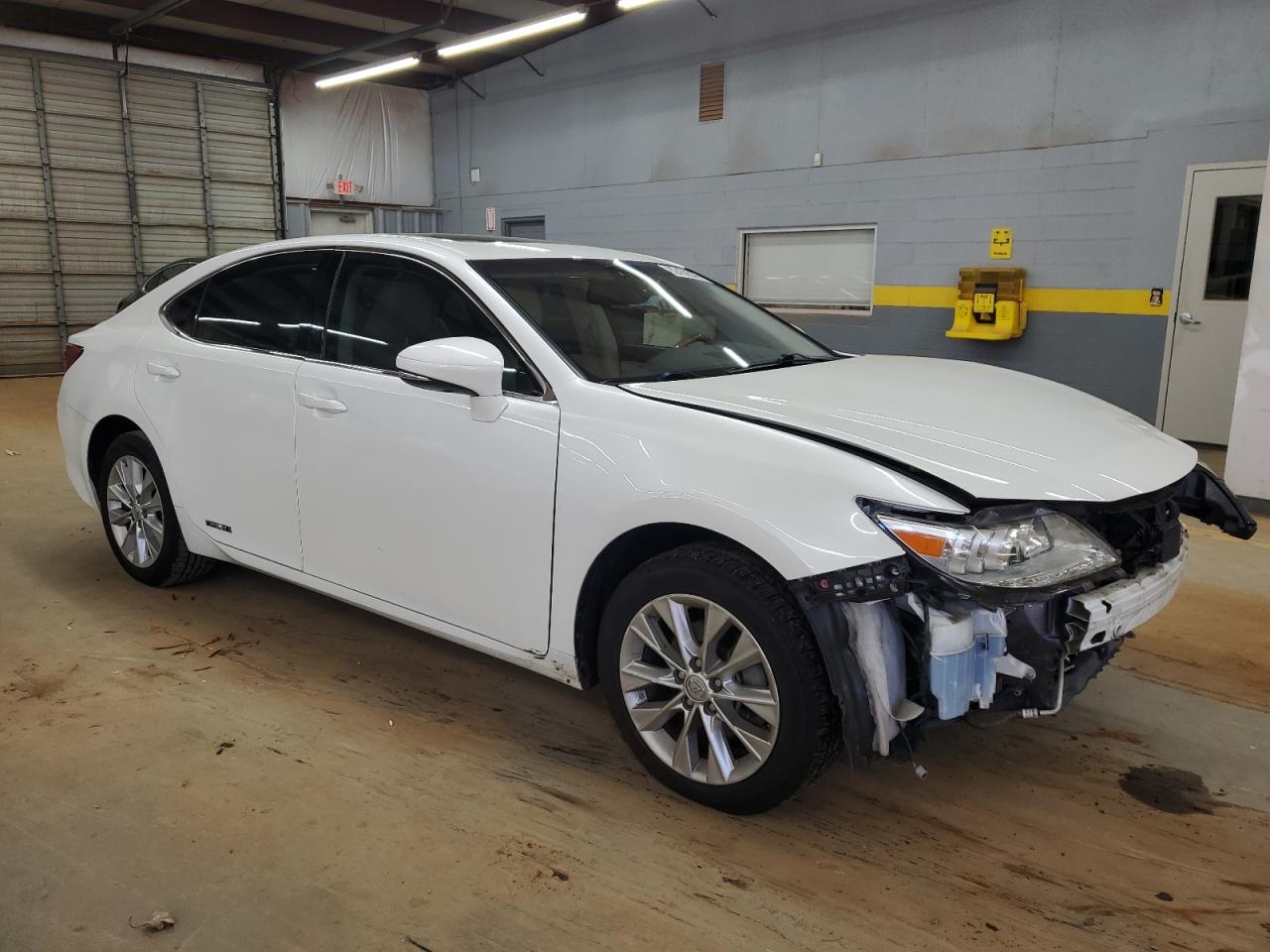 Lexus Es 300h Image 10