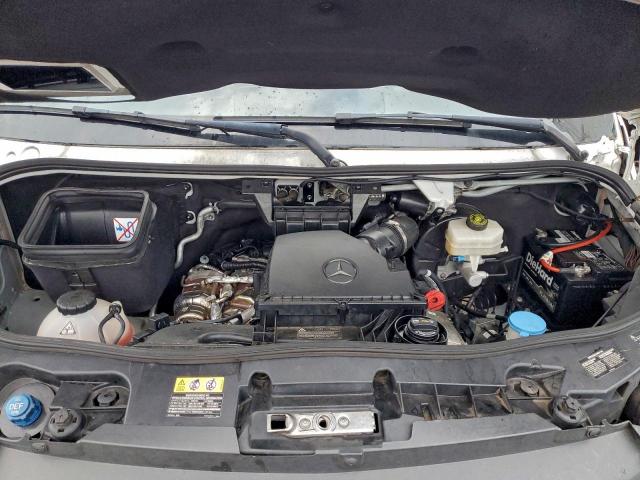 Mercedes-Benz Sprinter 4500 Image 12